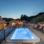 2 Bedroom Gorgeous In بيت للعطل