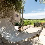 2 Bedroom Gorgeous In Smokvica (Korcula)