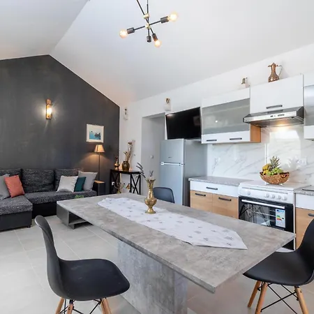 2 Bedroom Gorgeous In