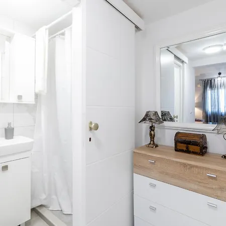 2 Bedroom Gorgeous In