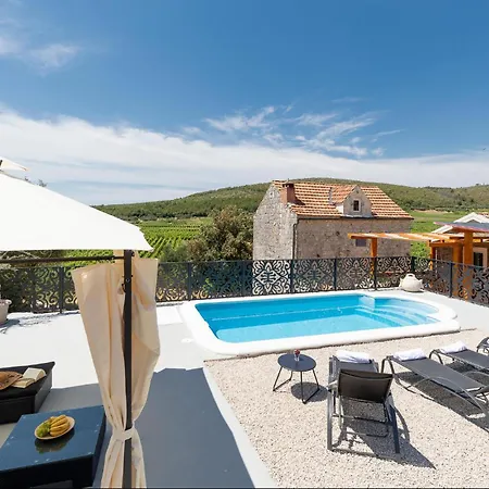 2 Bedroom Gorgeous In * Smokvica (Korcula)