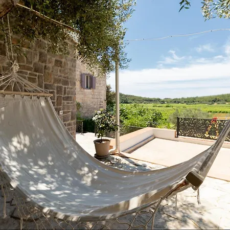 2 Bedroom Gorgeous In Smokvica (Korcula)