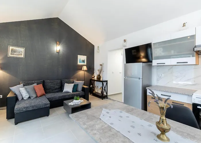 2 Bedroom Gorgeous In Holiday home