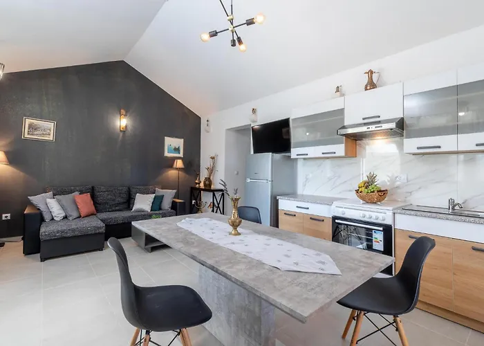 2 Bedroom Gorgeous In