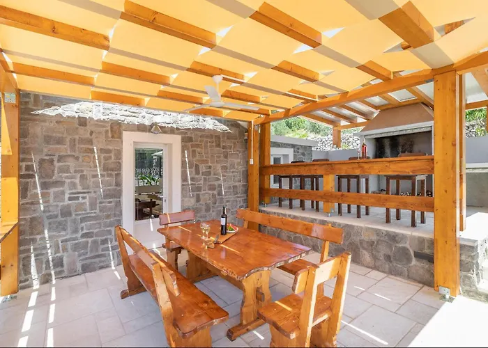 2 Bedroom Gorgeous In Smokvica (Korcula)