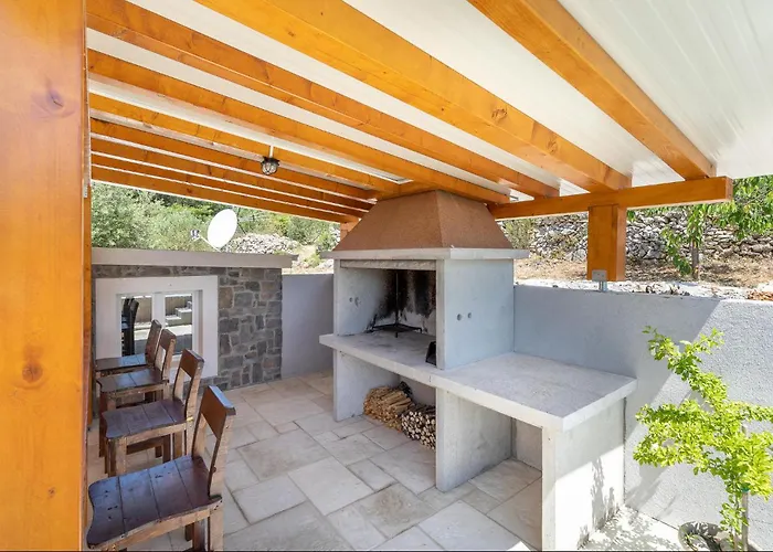 2 Bedroom Gorgeous In Holiday home