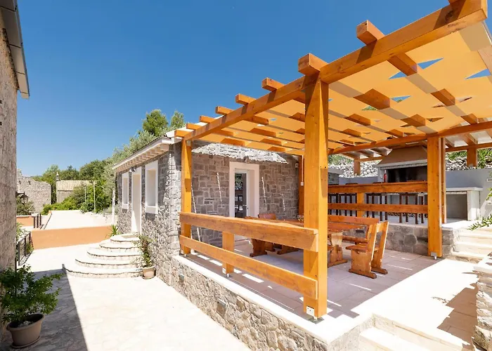 2 Bedroom Gorgeous In *