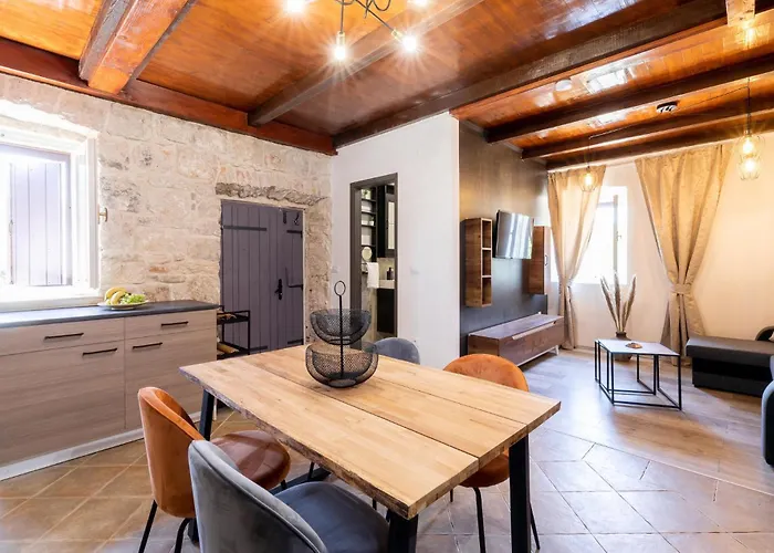 2 Bedroom Gorgeous In *