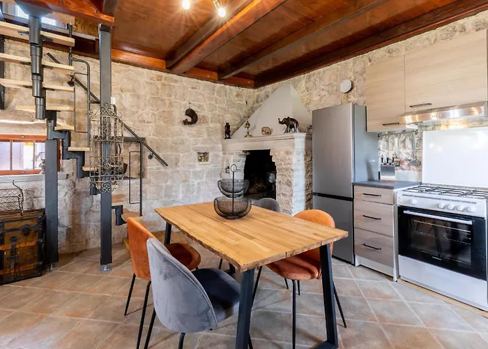 2 Bedroom Gorgeous In *